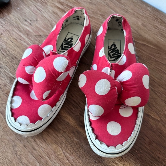Vans Shoes - RARE - Vans Disney Minnie Polka Dot Shoes